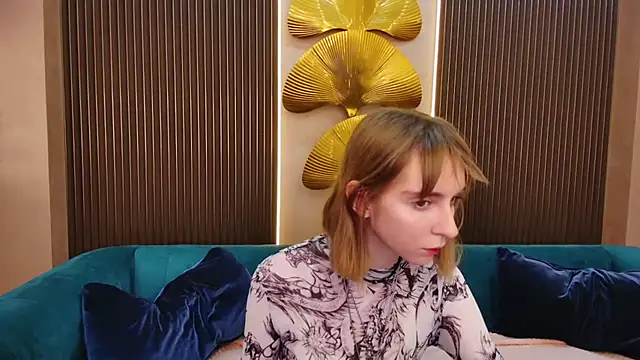 Beverly Gomes online show from December 2025 03:28:02 PM