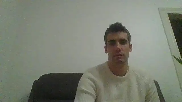 JulioIsHere4you online show from November 2025 08:10:01 PM