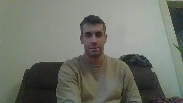 JulioIsHere4you online show from December 2025 07:58:02 AM