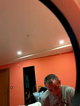 ruberofre online show from September 2025 10:02:02 PM