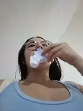 Bella Sumers online show from May 2026 07:09:02 PM