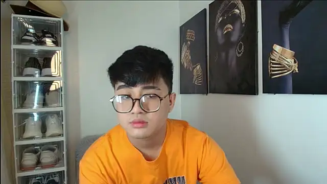 Snapshot of KentAivan chatting on September 2025 04:52:02 PM KentAivan online show from September 2025 04:52:02 PM