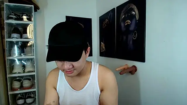 Snapshot of KentAivan chatting on October 2025 05:32:01 PM KentAivan online show from October 2025 05:32:01 PM