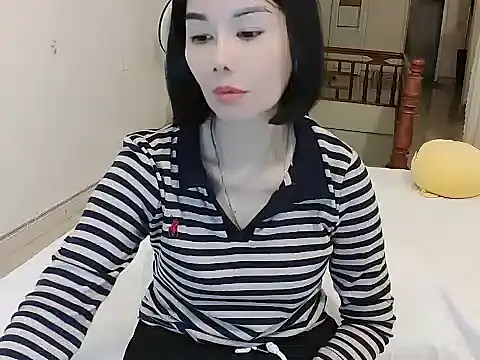 JunCii online show from February 2026 03:26:02 PM