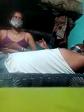 Snapshot of CUTE-004 chatting on October 2025 06:32:02 PM CUTE-004 online show from October 2025 06:32:02 PM