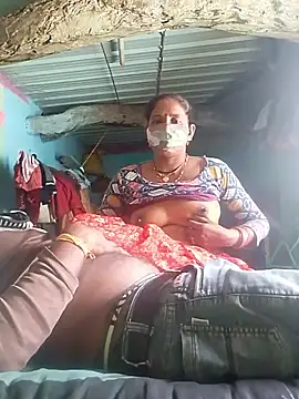 Snapshot of CUTE-004 chatting on November 2025 08:20:01 AM CUTE-004 online show from November 2025 08:20:01 AM