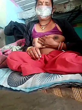 Snapshot of CUTE-004 chatting on February 2026 08:46:01 AM CUTE-004 online show from February 2026 08:46:01 AM