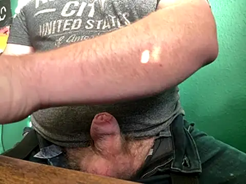 AverageBloke93 online show from November 2025 09:48:02 AM