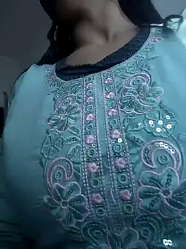 Snapshot of your_favourite_bhabhi chatting on January 2026 07:03:01 AM your favourite bhabhi online show from January 2026 07:03:01 AM
