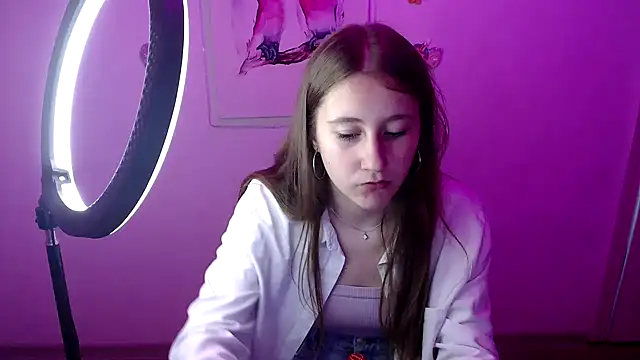 Snapshot of Milka_kamila chatting on September 2025 12:38:02 PM Milka kamila online show from September 2025 12:38:02 PM