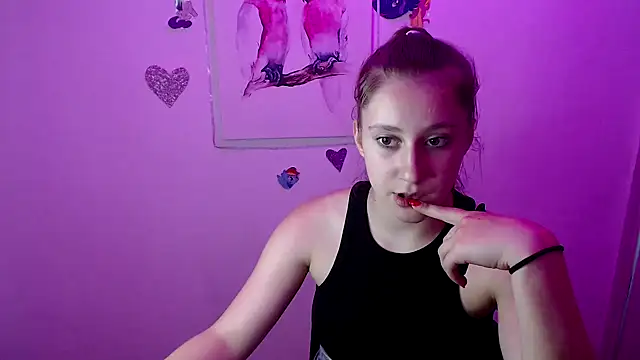 Snapshot of Milka_kamila chatting on September 2025 12:28:02 PM Milka kamila online show from September 2025 12:28:02 PM