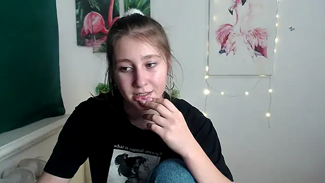 Snapshot of Milka_kamila chatting on October 2025 01:46:02 PM Milka kamila online show from October 2025 01:46:02 PM