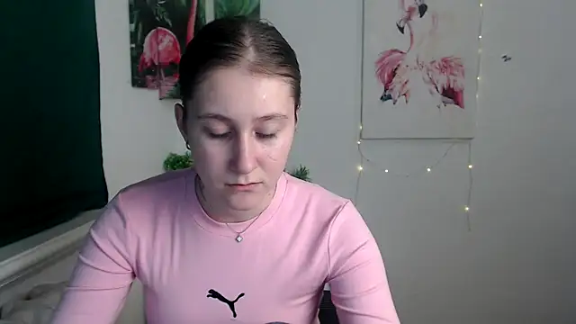 Snapshot of Milka_kamila chatting on November 2025 12:31:02 PM Milka kamila online show from November 2025 12:31:02 PM