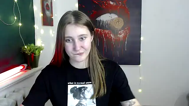 Snapshot of Milka_kamila chatting on December 2025 02:22:02 PM Milka kamila online show from December 2025 02:22:02 PM