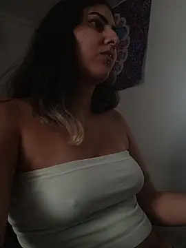 ApenasLys online show from January 2026 03:05:02 PM