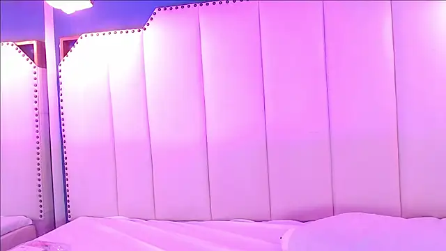 Snapshot of SophiaBloss chatting on October 2025 03:44:02 PM SophiaBloss online show from October 2025 03:44:02 PM