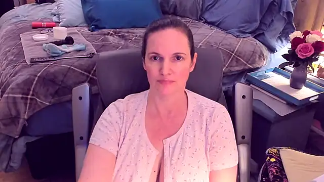 Snapshot of ninajaymes chatting on January 2025 06:22:01 AM ninajaymes online show from January 2025 06:22:01 AM