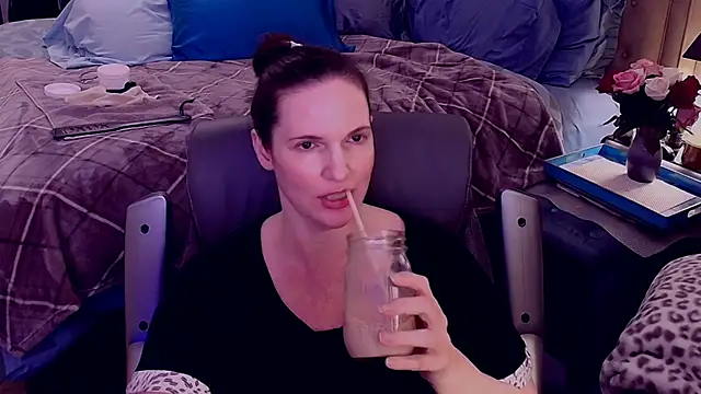 Snapshot of ninajaymes chatting on February 2025 03:21:02 AM ninajaymes online show from February 2025 03:21:02 AM