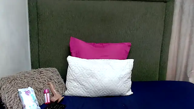 Littlebunny33 online show from October 2025 09:18:01 AM