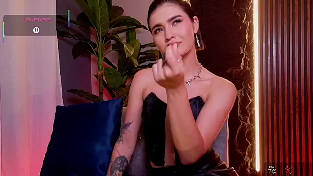 La Diabla 111  online show from October 2025 07:32:02 PM