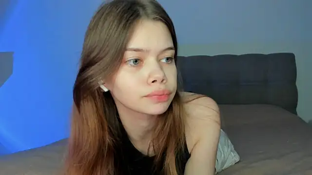 Milimeowww online show from December 2025 05:51:02 PM