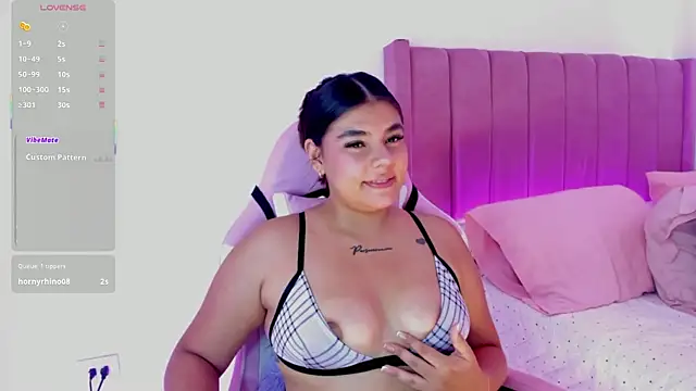 Snapshot of AliceThundeer chatting on December 2025 06:38:02 PM AliceThundeer online show from December 2025 06:38:02 PM