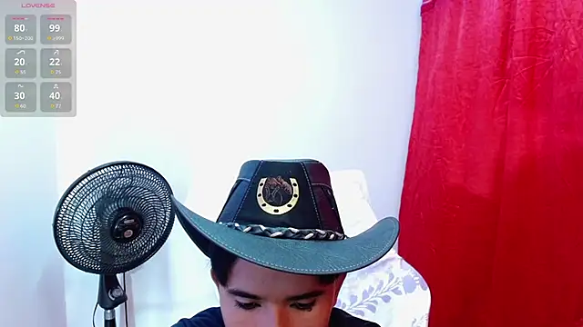 Snapshot of DayroDuran chatting on October 2025 06:50:02 PM DayroDuran online show from October 2025 06:50:02 PM