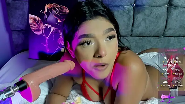 lau-hot online show from November 2025 08:07:01 PM