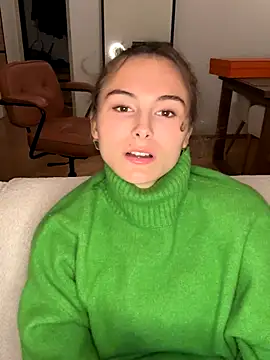 SophiiaStarr online show from September 2025 06:33:01 PM