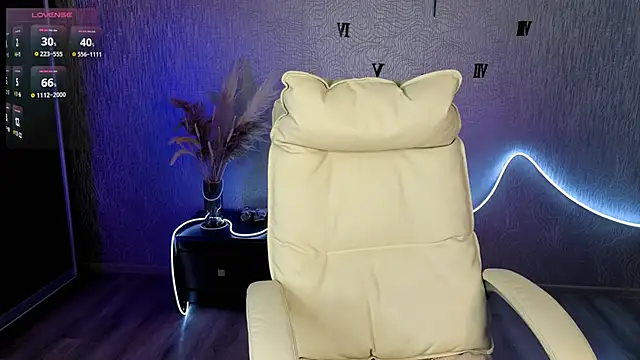 NikkiiStill online show from November 2025 09:15:01 AM