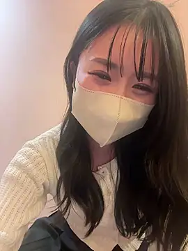 Snapshot of Ema-- chatting on September 2025 10:40:01 AM Ema-- online show from September 2025 10:40:01 AM