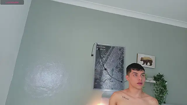 Snapshot of AAronBaker_ chatting on October 2025 07:33:02 PM AAronBaker online show from October 2025 07:33:02 PM