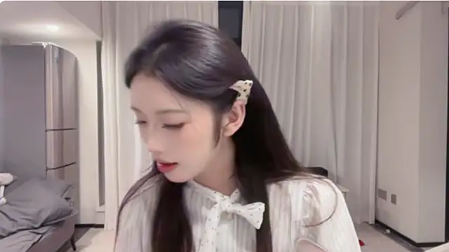 Snapshot of ZhaoZhao-ZM chatting on September 2025 01:05:01 PM ZhaoZhao-ZM online show from September 2025 01:05:01 PM