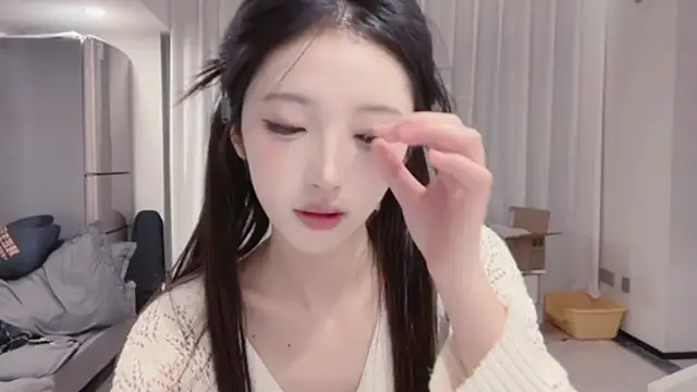 Snapshot of ZhaoZhao-ZM chatting on October 2025 01:22:01 PM ZhaoZhao-ZM online show from October 2025 01:22:01 PM