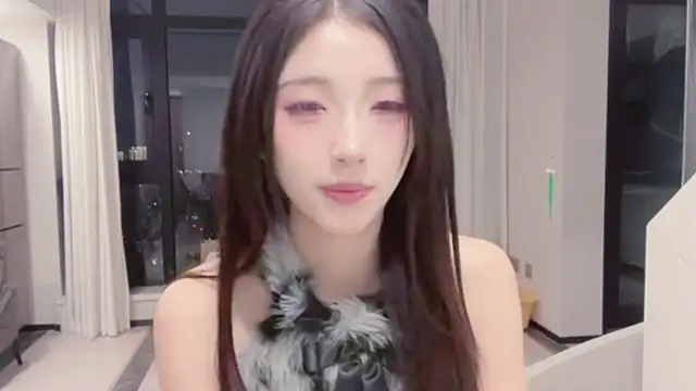 Snapshot of ZhaoZhao-ZM chatting on November 2025 11:56:02 AM ZhaoZhao-ZM online show from November 2025 11:56:02 AM