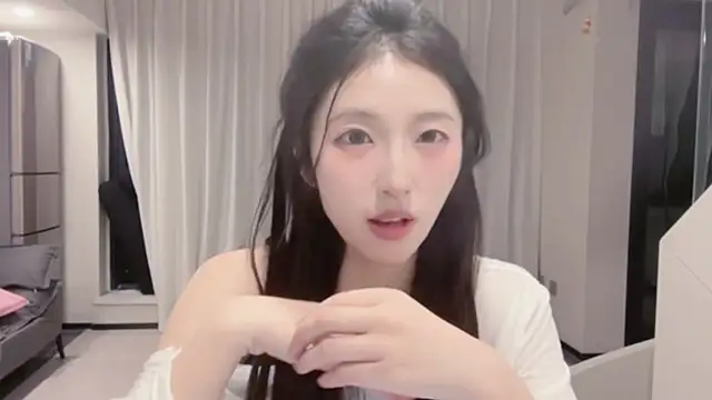 Snapshot of ZhaoZhao-ZM chatting on November 2025 01:55:01 PM ZhaoZhao-ZM online show from November 2025 01:55:01 PM