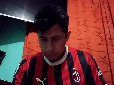 True Di online show from October 2025 01:03:02 AM