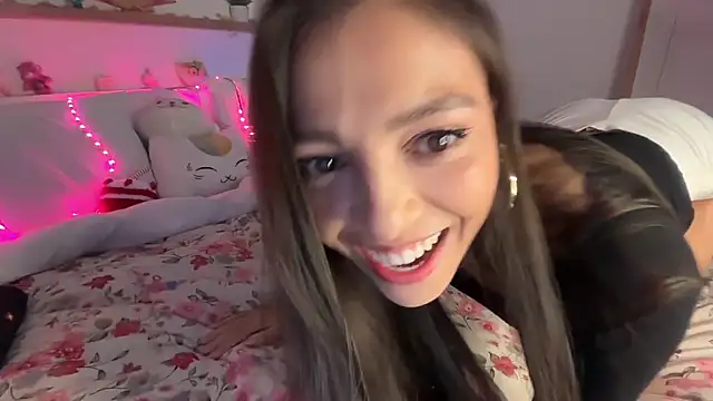 keirasworld online show from November 2025 12:21:01 AM