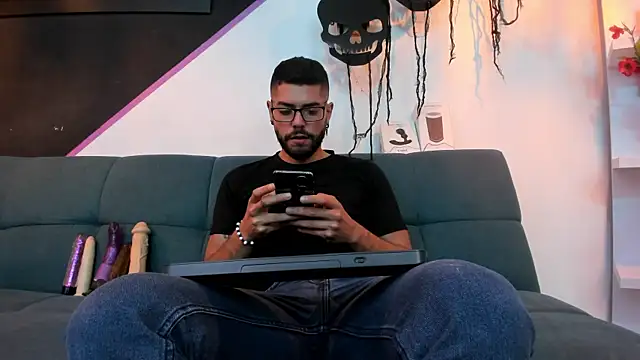 Snapshot of DanteWinter chatting on October 2025 03:07:02 AM DanteWinter online show from October 2025 03:07:02 AM