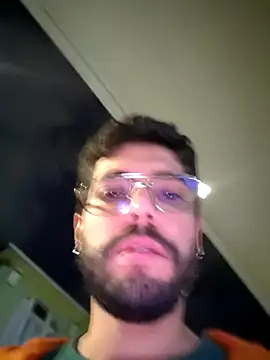 Snapshot of DanteWinter chatting on December 2025 02:17:01 AM DanteWinter online show from December 2025 02:17:01 AM