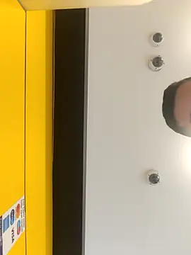 Snapshot of DanteWinter chatting on December 2025 02:09:02 AM DanteWinter online show from December 2025 02:09:02 AM