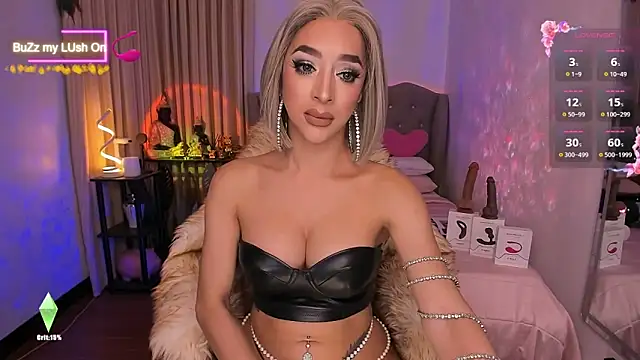 Snapshot of Dream_Goddess chatting on February 2025 07:28:02 AM Dream Goddess online show from February 2025 07:28:02 AM