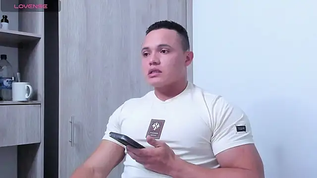 KingLevi01 online show from October 2025 10:42:02 PM