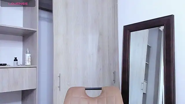 KingLevi01 online show from November 2025 01:15:01 AM