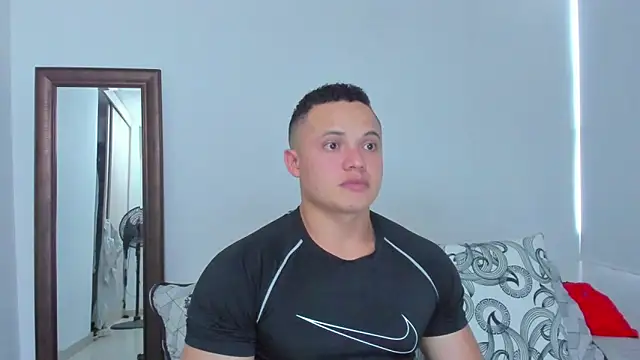 KingLevi01 online show from May 2026 10:40:02 PM