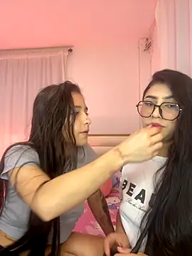 Snapshot of Sweet_and_Rous0 chatting on September 2025 03:28:01 AM Sweet and Rous0 online show from September 2025 03:28:01 AM