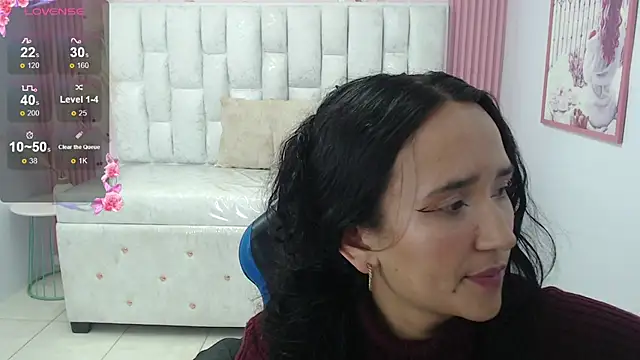 Snapshot of bella_vibess_s chatting on October 2025 08:14:02 PM bella vibess s online show from October 2025 08:14:02 PM