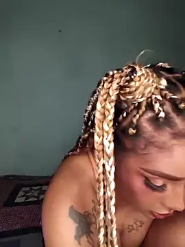 Snapshot of Queen_Amara chatting on October 2025 01:59:02 AM Queen Amara online show from October 2025 01:59:02 AM