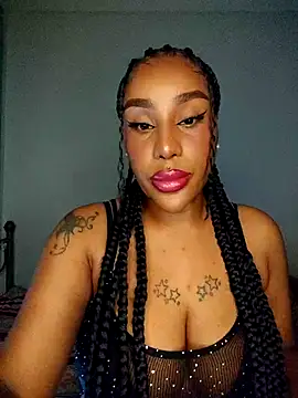 Snapshot of Queen_Amara chatting on November 2025 03:18:02 AM Queen Amara online show from November 2025 03:18:02 AM