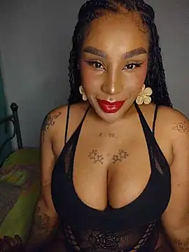 Snapshot of Queen_Amara chatting on July 2026 04:38:01 AM Queen Amara online show from July 2026 04:38:01 AM